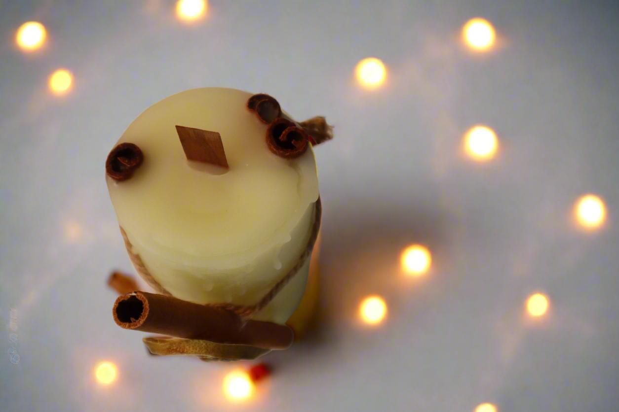 Pure Cinnamon Beeswax Christmas Candle