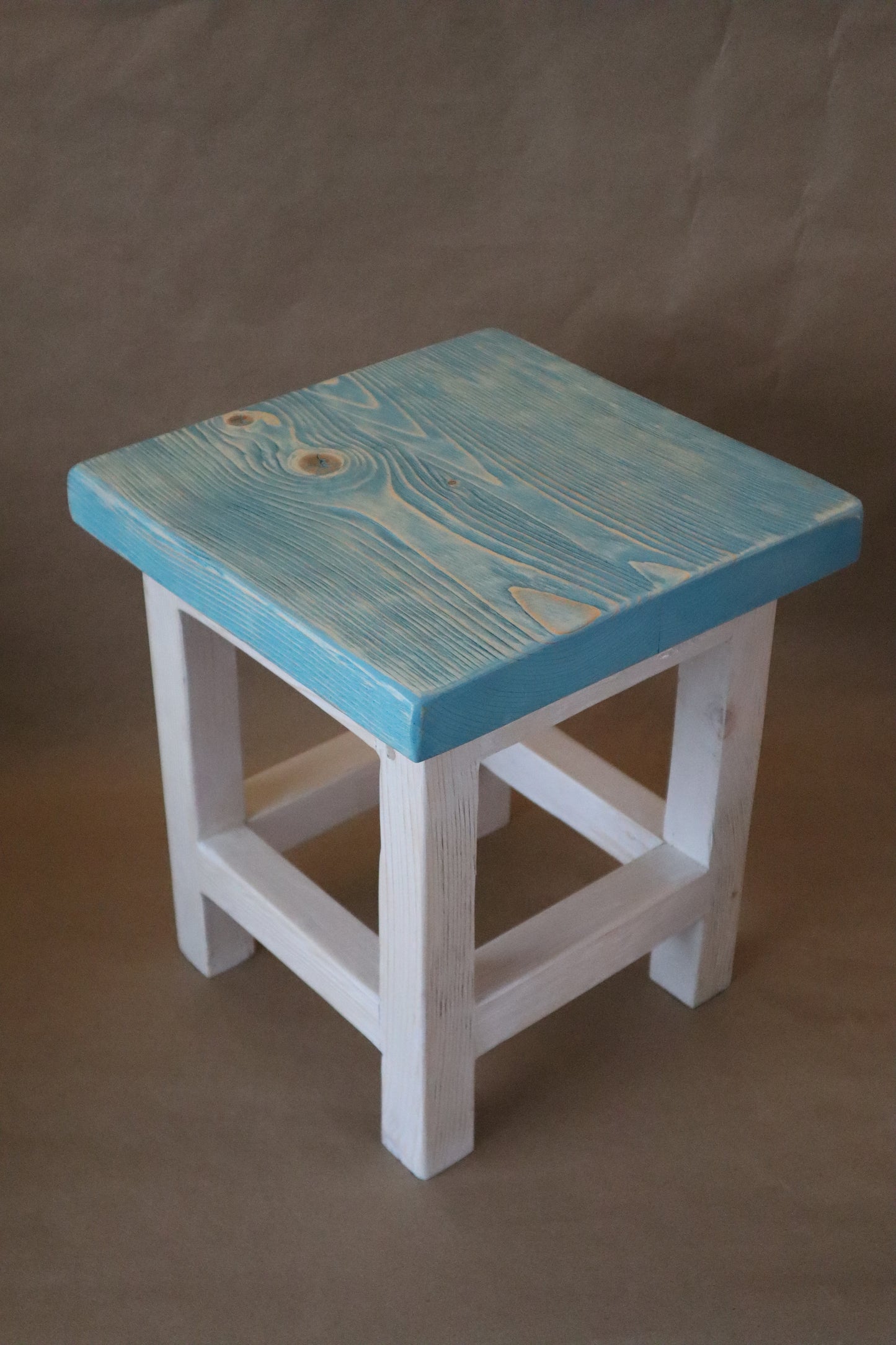 UGLY STOOL